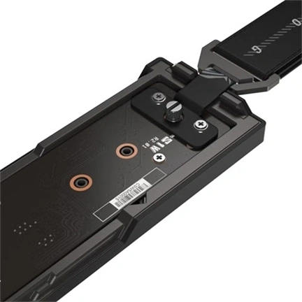 Asus ROG Strix Aiolos – M.2 NVMe SSD ház USB 3.2 Gen 2x2 Type-C 20Gbps