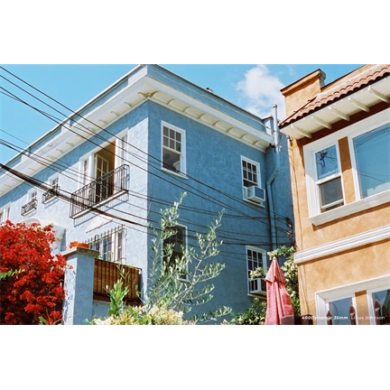 CINESTILL 400Dynamic sokoldalú színes negatív film 135/36