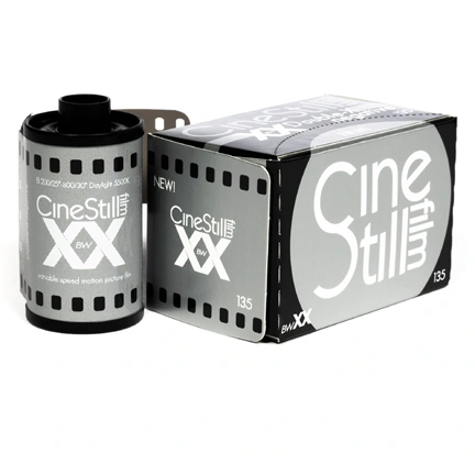 CINESTILL BwXX (Double-X) fekete-fehér negatív film ISO 250 135/36