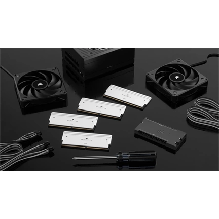 CORSAIR Dominator Titanium RGB DDR5 6400MHz CL32 96GB (2x48GB) White
