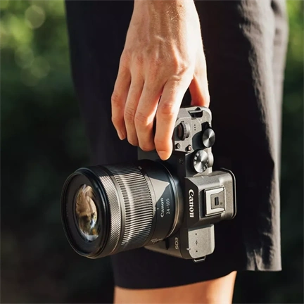 Canon EOS R8 Mark II + RF 24-105 f/4-7.1 IS STM kit