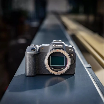 Canon EOS R8 + RF24-105 f/4-7.1 IS STM kit - végső ár: 569490,-Ft a CANON26NYAR kuponnal aug.2-ig