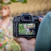 Canon EOS R8 + RF24-105 f/4-7.1 IS STM kit - végső ár: 569490,-Ft a CANON26NYAR kuponnal aug.2-ig
