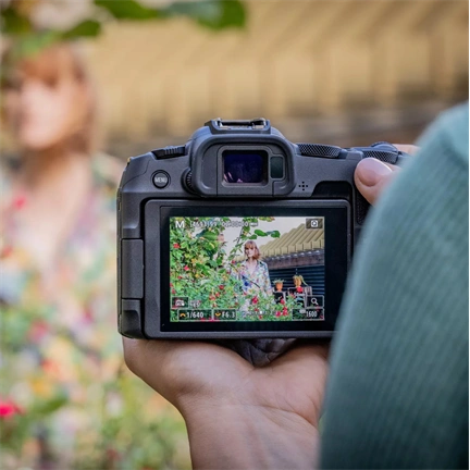 Canon EOS R8 + RF24-105 f/4-7.1 IS STM kit - végső ár: 569490,-Ft a CANON26NYAR kuponnal aug.2-ig