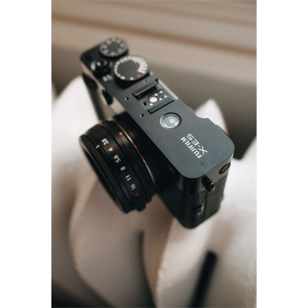 Fujifilm X-E5 + XF 23mm f/2.8 R WR MILC fényképezőgép KIT (fekete)
