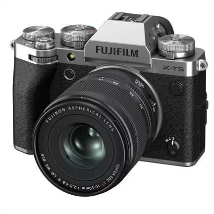 Fujifilm X-T5 + XF 16-50mm f/2.8-4.8 R LM WR MILC fényképezőgép KIT (ezüst)