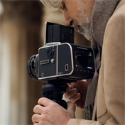 HASSELBLAD 907X CFV 100C középformátumú digitális hátfal és fényképezőgép HASSELBLAD 907X CFV 100C középformátumú digitális hátfal és fényképezőgép
