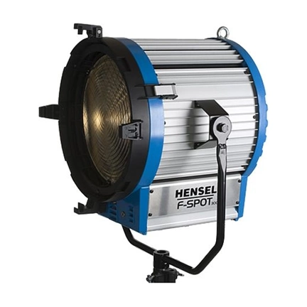 HENSEL Fresnel F-Spot 3000 szpotlámpa fényterelővel, kerek csatlakozóval