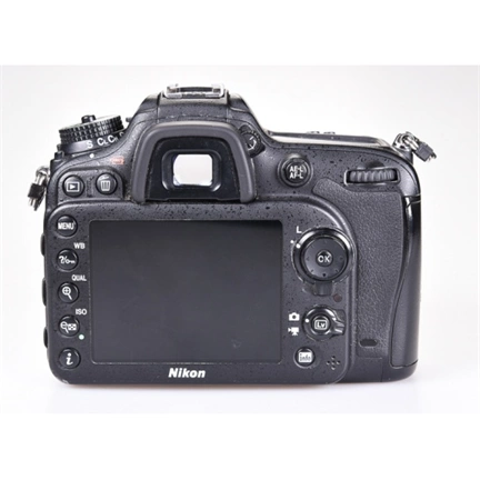 Használt Nikon D7200 váz sn:62185403