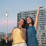 Insta360 114 cm láthatatlan szelfibot (szatén fehér)