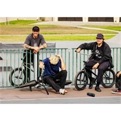 JBL Flip 7 hangszóró - Bluetooth, hordozható, vízálló, ütésálló, 25W, fekete