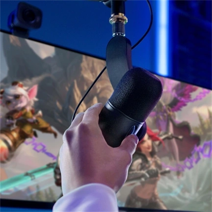 LOGITECH Yeticaster GX Dynamic RGB Gaming Mic with LIGHTSYNC and Premium Desktop Microphone Boom Arm - BLACK