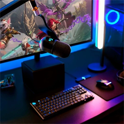 LOGITECH Yeticaster GX Dynamic RGB Gaming Mic with LIGHTSYNC and Premium Desktop Microphone Boom Arm - BLACK
