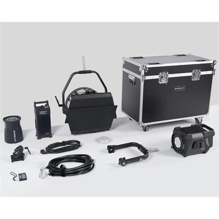 NANLUX Evoke 900C spotlámpa FL-35YK Fresnel lencsével és repülőtéri táskával