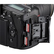 NIKON D780 + AF-S 24-120mm tükörreflexes fényképezőgép KIT NIKON D780 + AF-S 24-120mm tükörreflexes fényképezőgép KIT