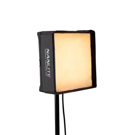 NANLITE PavoSlim 60B és Forza 60BII 3-as lámpaszett LS-S tartozékokkal NANLITE PavoSlim 60B és Forza 60BII 3-as lámpaszett LS-S tartozékokkal