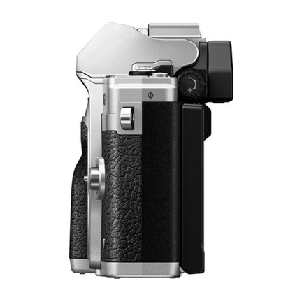Olympus E-M10IV 1415 ezüst/fekete MILC fényképezőgép KIT - 40 000 Ft cashback 2026/04/06-ig
