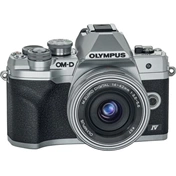 OLYMPUS OM-System E-M10IV 1442EZ DZ kit ezüst/ezüst/fekete MILC fényképezőgép KIT