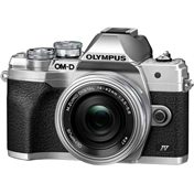 OLYMPUS OM-System E-M10IV 1442EZ DZ kit ezüst/ezüst/fekete MILC fényképezőgép KIT