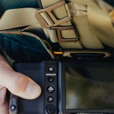 PEAK DESIGN Capture® Camera Clip (v3) Algazöld - with Standard plate®