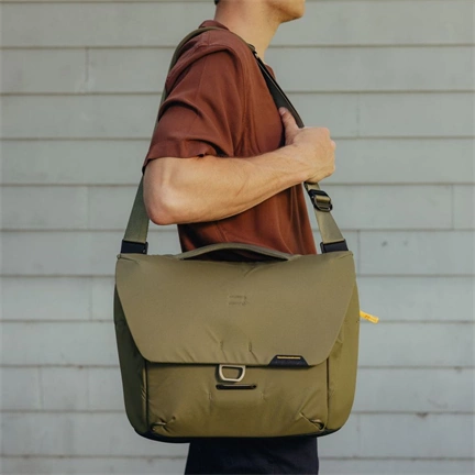 PEAK DESIGN Everyday Messenger 13L - Algazöld