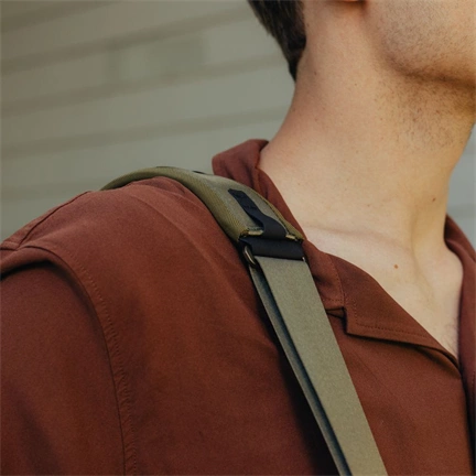 PEAK DESIGN Everyday Messenger 13L - Algazöld