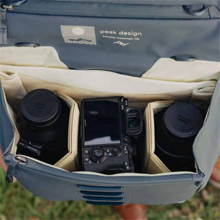 PEAK DESIGN Everyday Messenger 13L - Tengerkék