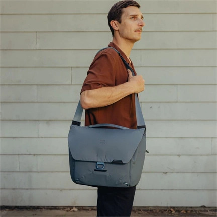PEAK DESIGN Everyday Messenger 13L - Tengerkék