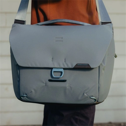 PEAK DESIGN Everyday Messenger 13L - Tengerkék