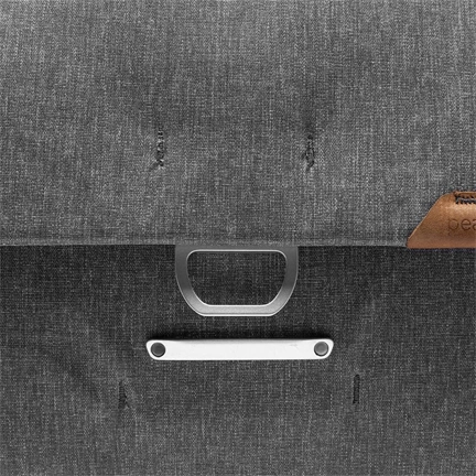 PEAK DESIGN Everyday Messenger 13L v2 - Hamuszürke