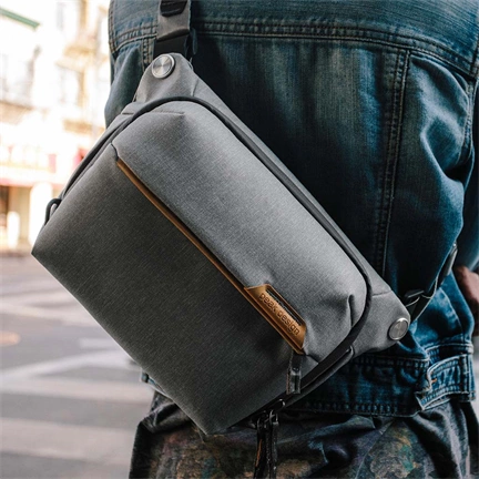 PEAK DESIGN Everyday Sling 10L v2 - Hamuszürke