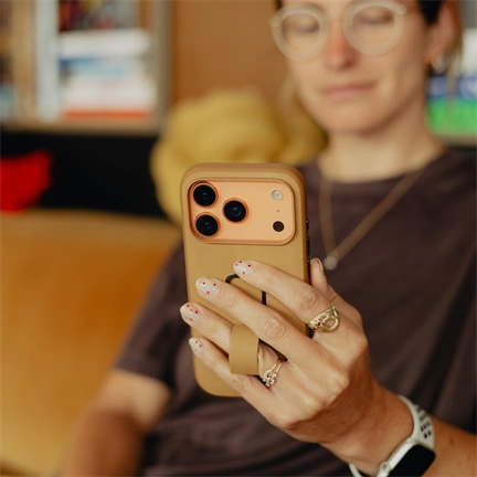 PEAK DESIGN Mobile Everyday Clarino Loop Case iPhone 17 Pro Max - Tan