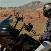 PEAK DESIGN Mobile Motorcycle Mount Brake/Clutch Mount: Charging Black