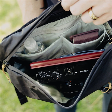 PEAK DESIGN Outdoor Sling 4L - Fekete