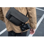 PEAK DESIGN The Field Pouch V2 - Fekete