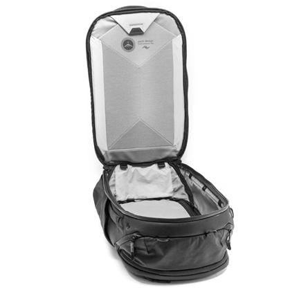 PEAK DESIGN Travel Backpack 45L - Fekete