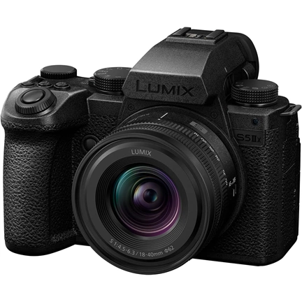 Panasonic DC-S5 II X + S 18-40mm f/4.5-6.3 fényképezőgép kit