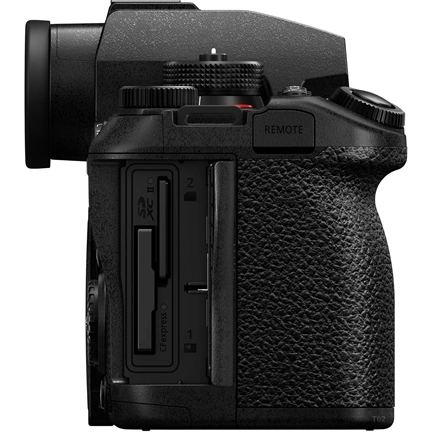 Panasonic Lumix S1RII MILC fényképezőgép váz + S 24-105mm f/4 Macro objektív kit Panasonic Lumix S1RII MILC fényképezőgép váz + S 24-105mm f/4 Macro objektív kit
