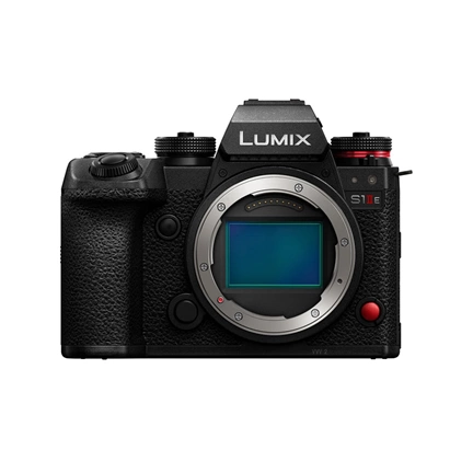 Panasonic Lumix S1 IIE MILC fényképezőgép + S 24-105mm f/4 Macro Objektív Kit