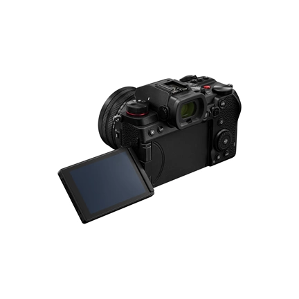 Panasonic Lumix S5D + 18-40mm f/4.5-6.3 KIT Panasonic Lumix S5D + 18-40mm f/4.5-6.3 KIT