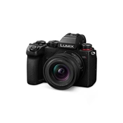 Panasonic Lumix S5D + 18-40mm f/4.5-6.3 KIT Panasonic Lumix S5D + 18-40mm f/4.5-6.3 KIT
