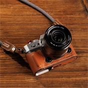 SMALLRIG 5670 LEATHER HALF CASE KIT FOR FUJIFILM X-T30 / X-T30 II / X-T30 III BROWN
