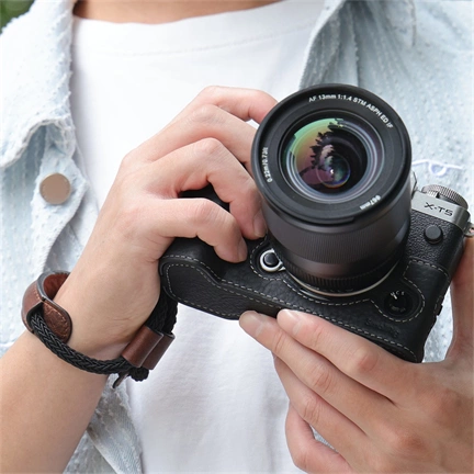 SMALLRIG Half Case / Wrist Strap for Fujifilm X-T5 3927