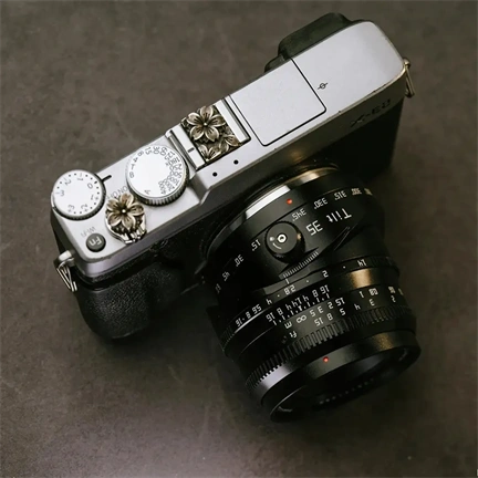 TTArtisan APS-C tilt 35mm f1.4 Sony E mount