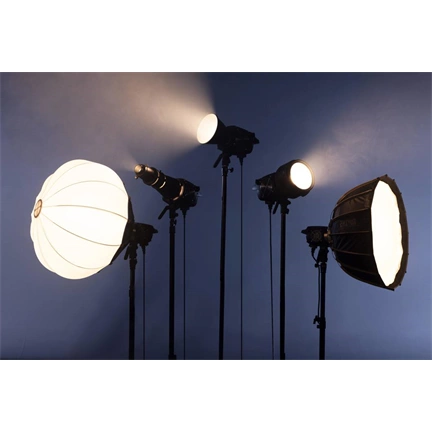 ZHIYUN LED MOLUS B100 COB LIGHT