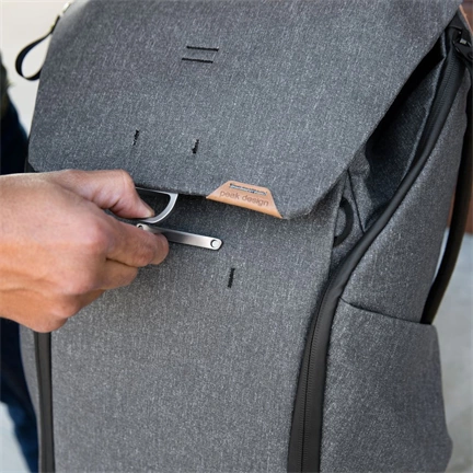 PEAK DESIGN Everyday Backpack 30L v2 - Szénszürke