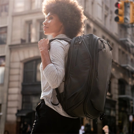 PEAK DESIGN Travel Backpack 45L - Fekete