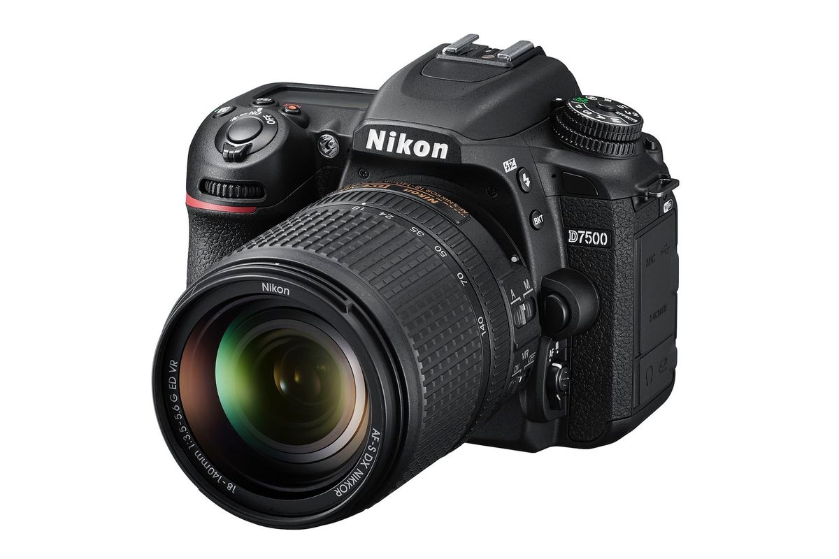 nikon d7500 front